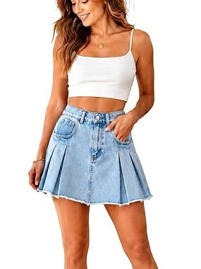 Chelsea & Violet Pleated Light Wash Denim Mini Skirt  Size Medium